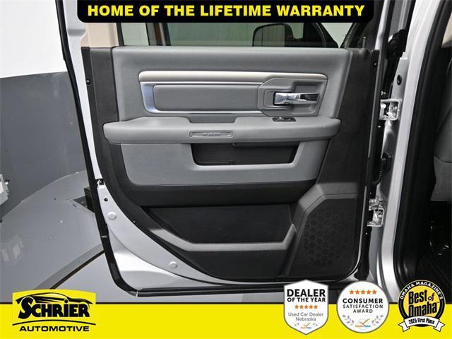 Photo of 2016 Bright Silver Metallic Clearcoat RAM 1500