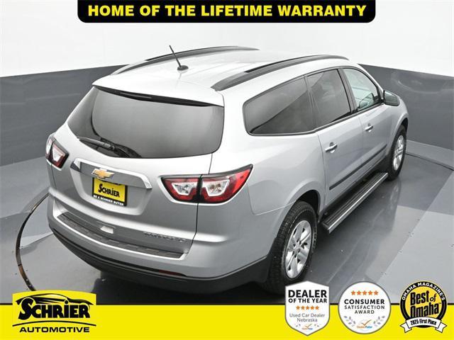 Photo of 2015 Silver Ice Metallic Chevrolet Traverse