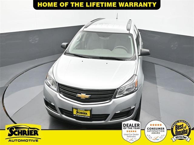 Photo of 2015 Silver Ice Metallic Chevrolet Traverse
