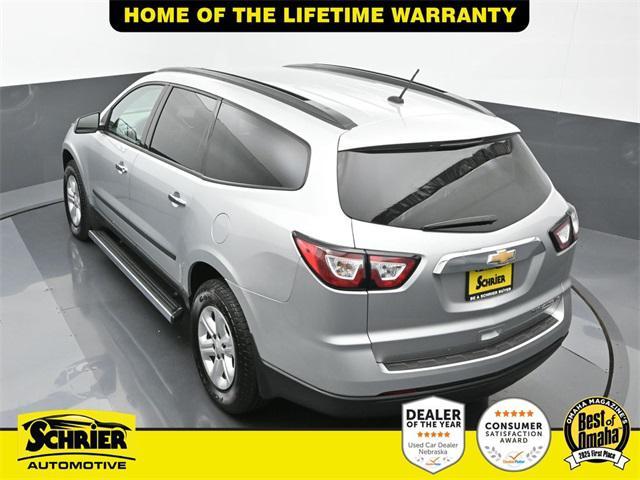 Photo of 2015 Silver Ice Metallic Chevrolet Traverse