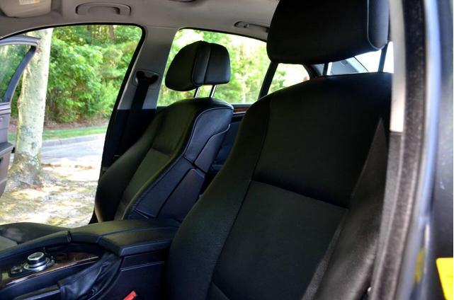 Photo of 2009 Gray BMW 535