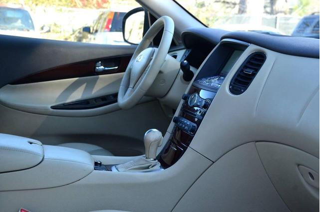 Photo of 2014 Moonlight White INFINITI QX50