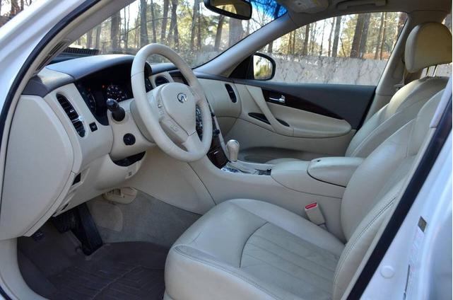 Photo of 2014 Moonlight White INFINITI QX50