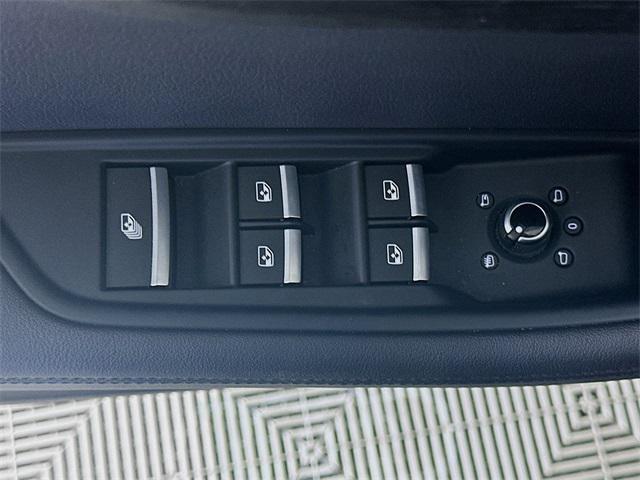 Photo of 2019 Mythos Black Metallic/Black Roof Audi A5