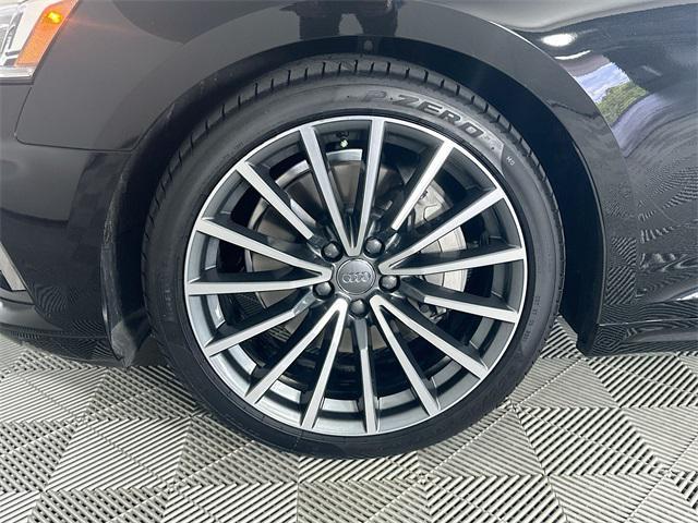 Photo of 2019 Mythos Black Metallic/Black Roof Audi A5