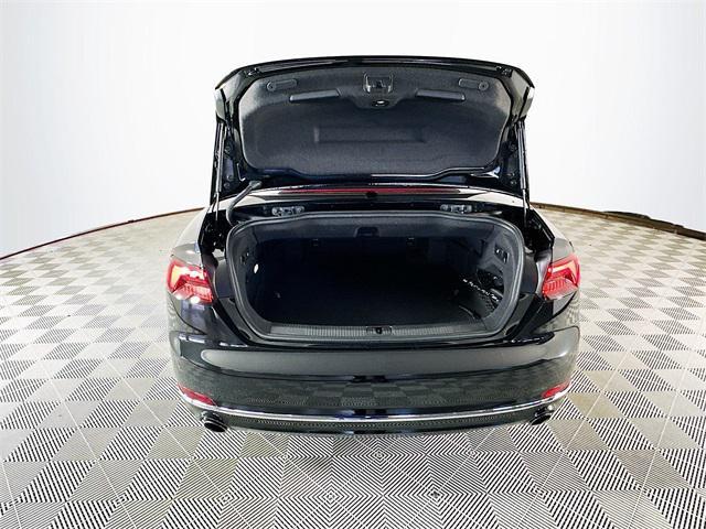 Photo of 2019 Mythos Black Metallic/Black Roof Audi A5