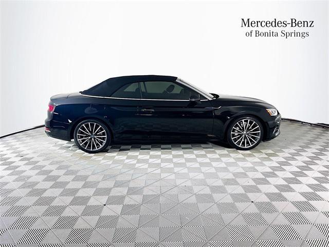 Photo of 2019 Mythos Black Metallic/Black Roof Audi A5