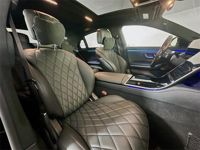 Photo of 2022 Black Mercedes-Benz S-Class