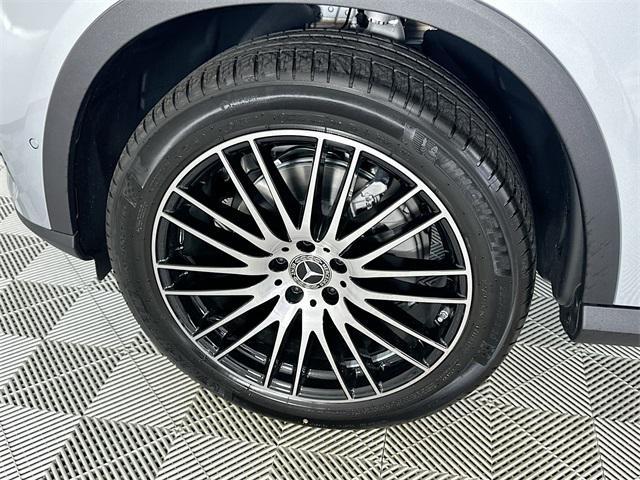 Photo of 2026 Silver Metallic Mercedes-Benz GLC 300