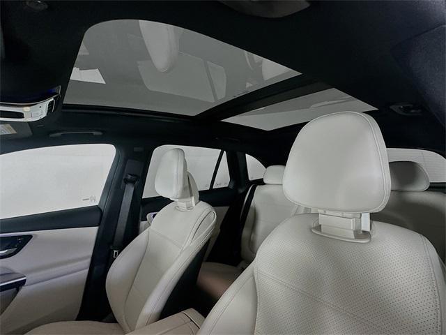 Photo of 2026 Polar White Mercedes-Benz GLC 300