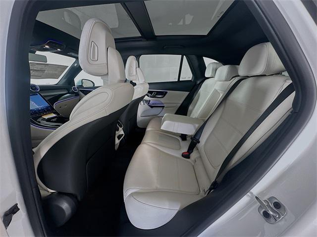 Photo of 2026 Polar White Mercedes-Benz GLC 300