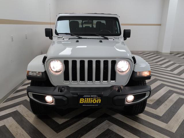 Photo of 2021 Bright White Clearcoat Jeep Gladiator