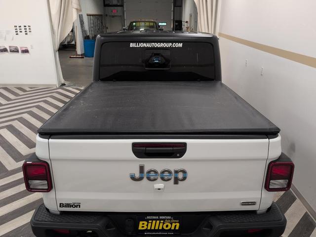Photo of 2021 Bright White Clearcoat Jeep Gladiator