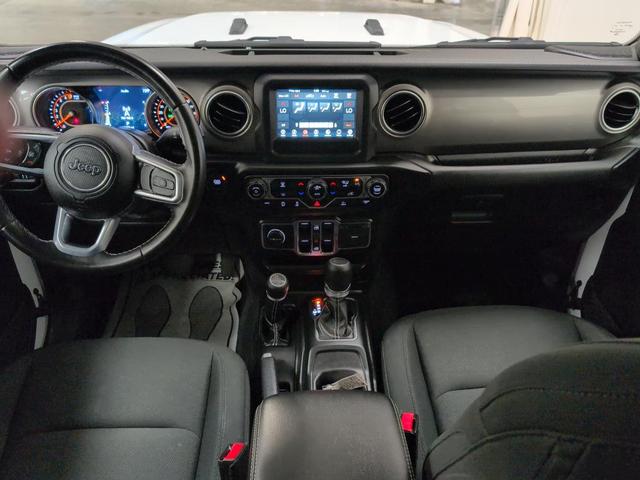 Photo of 2021 Bright White Clearcoat Jeep Gladiator