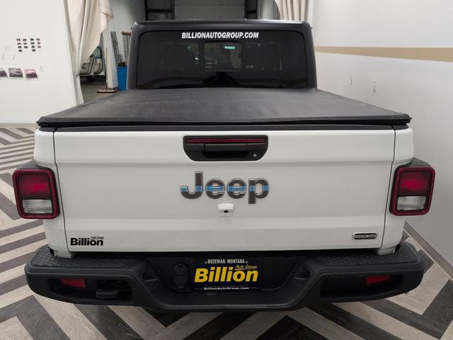Photo of 2021 Bright White Clearcoat Jeep Gladiator