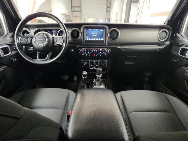 Photo of 2023 Black Clearcoat Jeep Gladiator