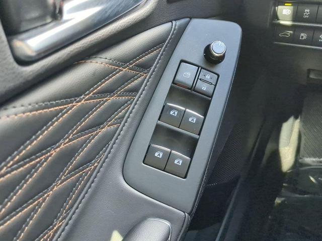 Photo of 2022 Wind Chill Pearl Toyota Avalon
