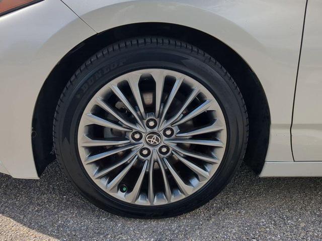 Photo of 2022 Wind Chill Pearl Toyota Avalon