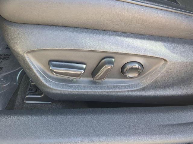 Photo of 2022 Wind Chill Pearl Toyota Avalon