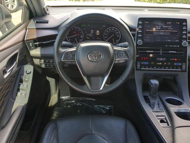 Photo of 2022 Wind Chill Pearl Toyota Avalon