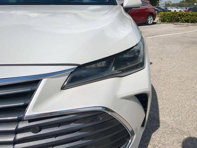 Photo of 2022 Wind Chill Pearl Toyota Avalon