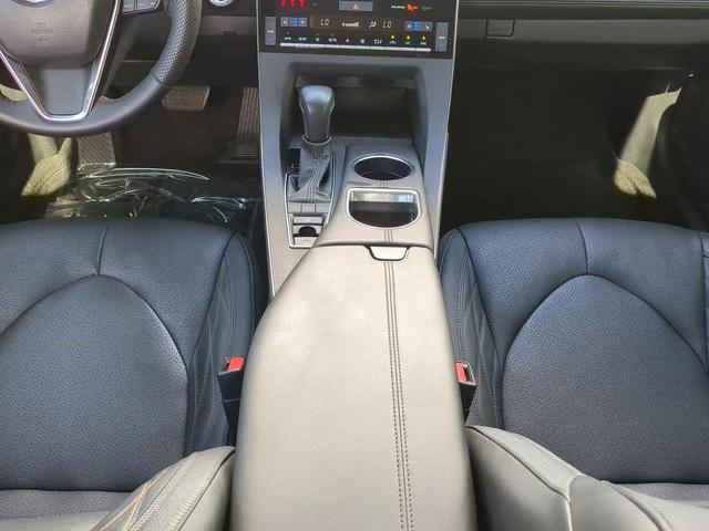Photo of 2022 Wind Chill Pearl Toyota Avalon