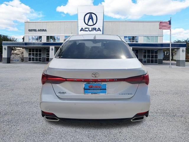 Photo of 2022 Wind Chill Pearl Toyota Avalon