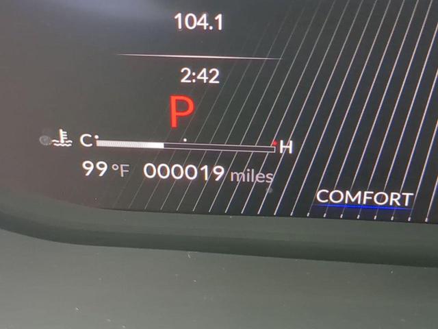 Photo of 2025 Platinum Acura MDX