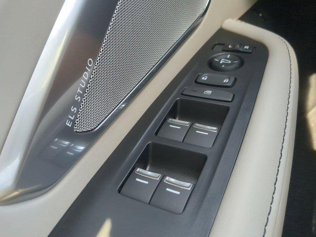 Photo of 2025 Platinum Acura RDX