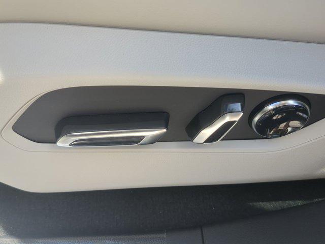 Photo of 2025 Platinum Acura RDX