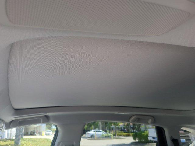Photo of 2025 Platinum Acura RDX