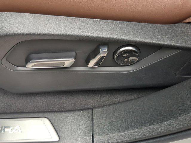 Photo of 2025 Platinum Acura RDX