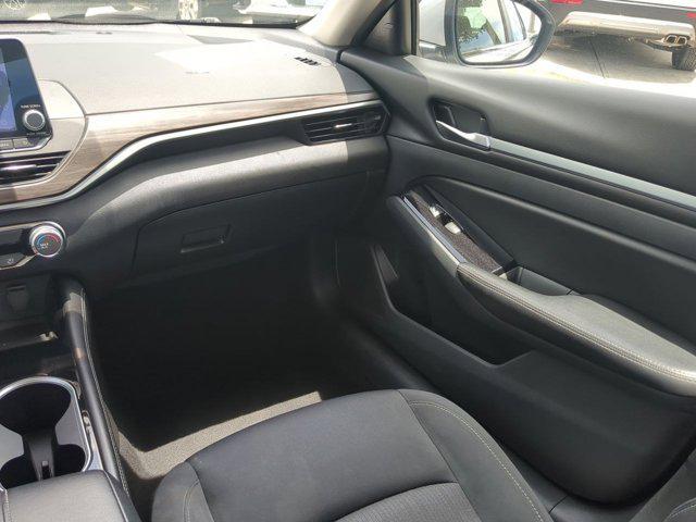 Photo of 2023 Brilliant Silver Metallic Nissan Altima