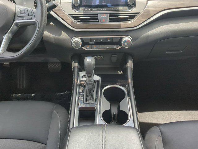 Photo of 2023 Brilliant Silver Metallic Nissan Altima