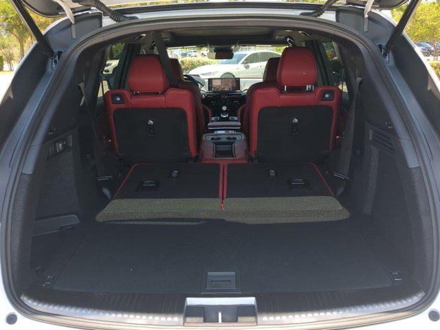 Photo of 2025 Platinum Acura MDX