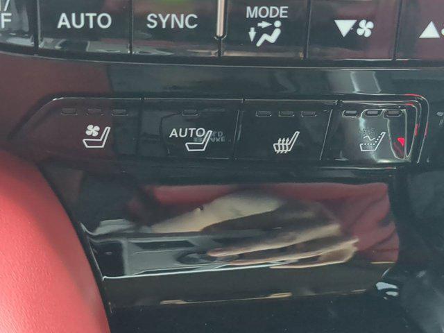 Photo of 2025 Platinum Acura MDX