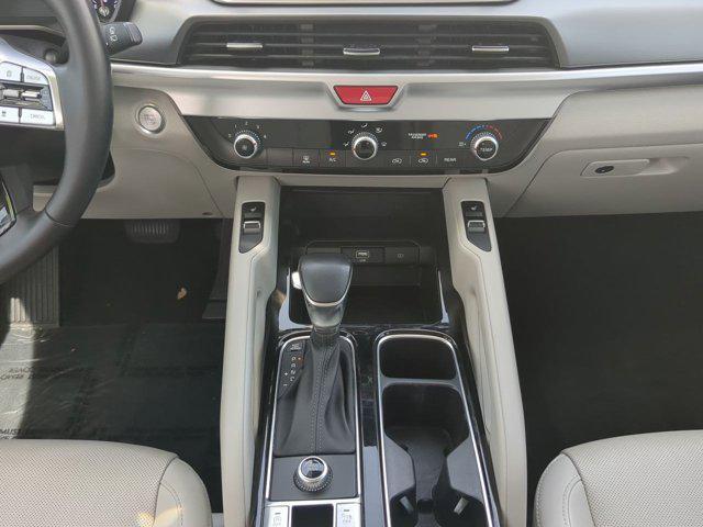 Photo of 2020 Snow White Pearl Kia Telluride