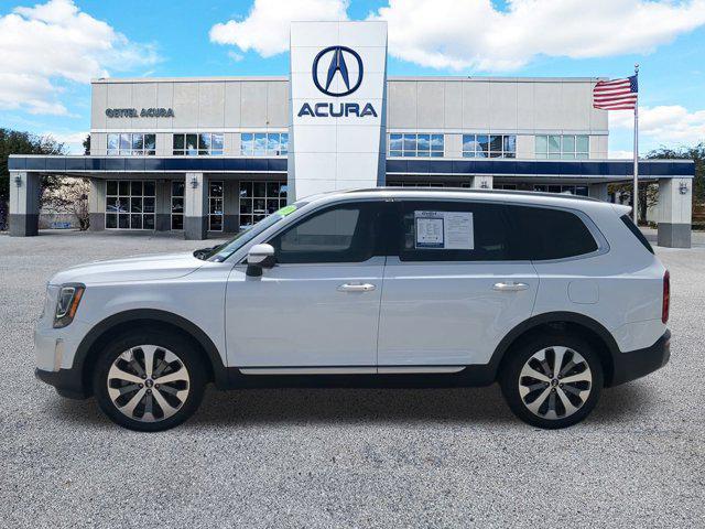 Photo of 2020 Snow White Pearl Kia Telluride
