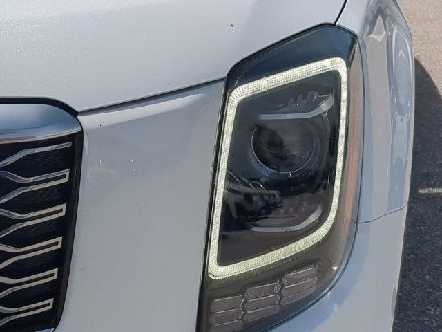 Photo of 2020 Snow White Pearl Kia Telluride