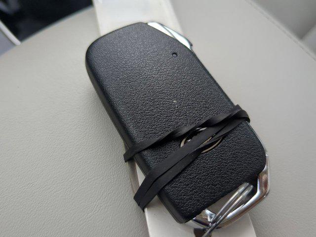 Photo of 2020 Snow White Pearl Kia Telluride