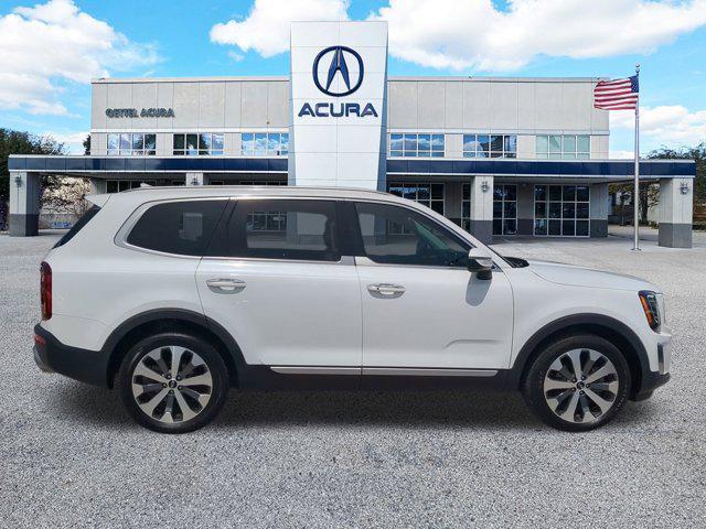 Photo of 2020 Snow White Pearl Kia Telluride