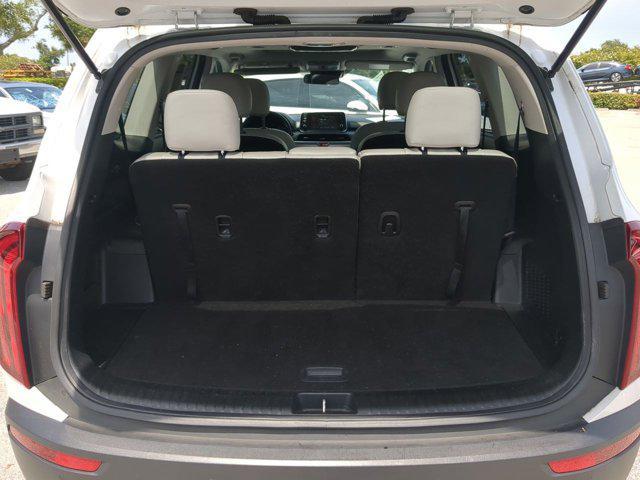 Photo of 2020 Snow White Pearl Kia Telluride