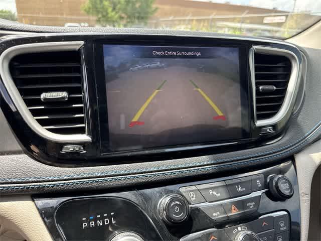 Photo of 2021 Granite Crystal Metallic Clearcoat Chrysler Pacifica