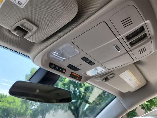 Photo of 2020 Summit White Buick Envision