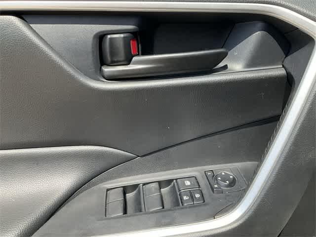 Photo of 2024 Ice Cap Toyota RAV4