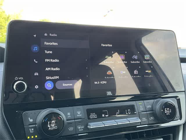 Photo of 2024 Coastal Cream Toyota Grand Highlander