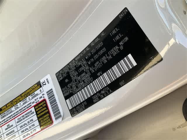 Photo of 2024 Coastal Cream Toyota Grand Highlander