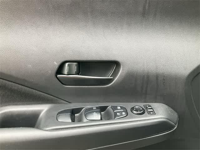 Photo of 2024 Gun Metallic Nissan Kicks
