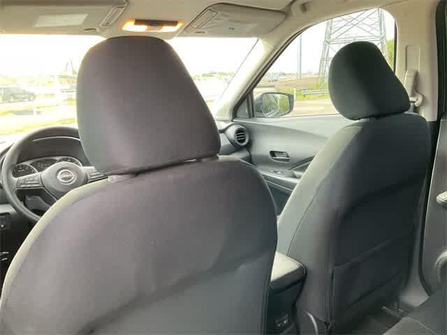 Photo of 2024 Gun Metallic Nissan Kicks