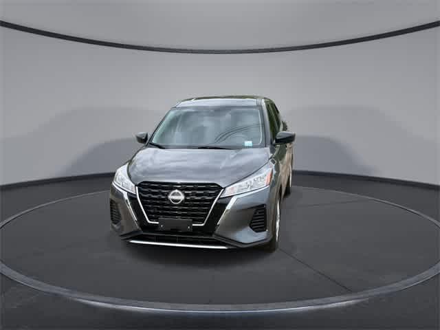 Photo of 2024 Gun Metallic Nissan Kicks
